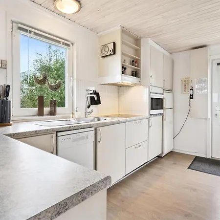 Feriehus Swana - 550m From The Sea By Interhome Lakolk