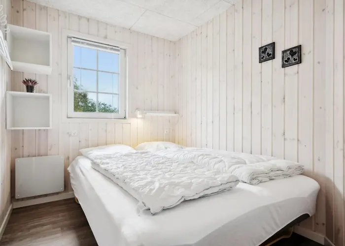 Swana - 550m From The Sea By Interhome * Lakolk